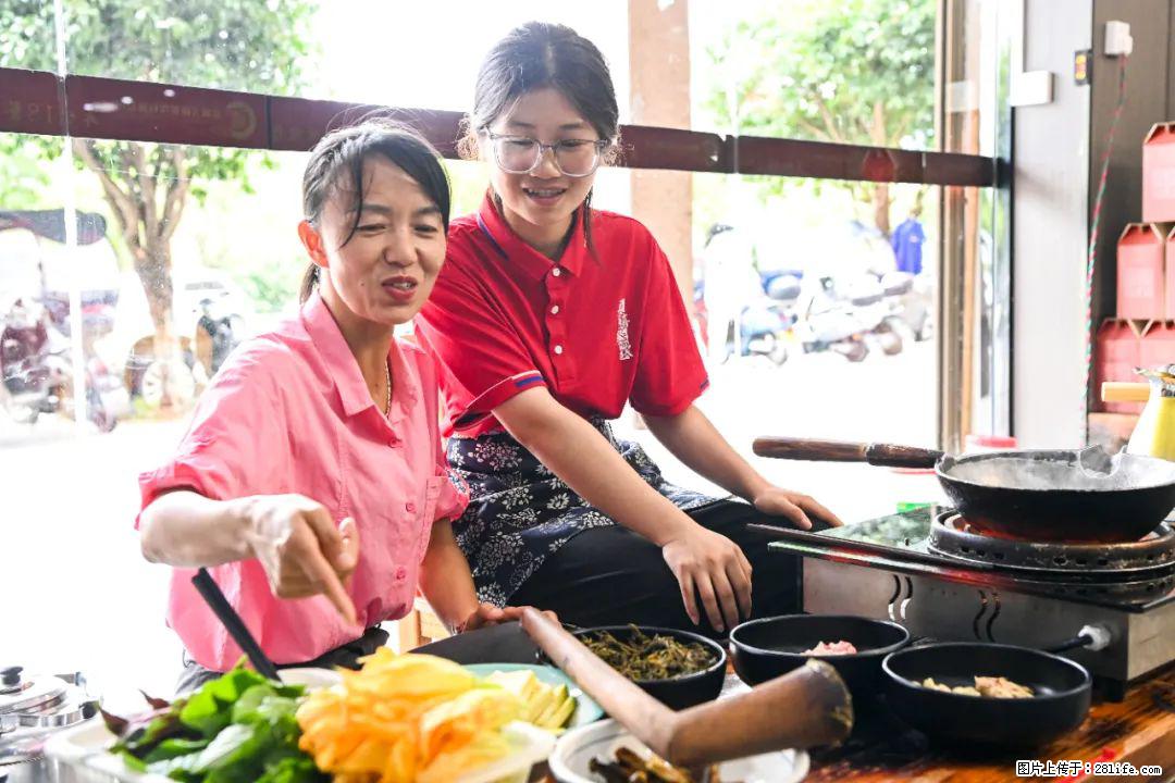 全网追的“扁担女孩”，找了一份暑假工，时薪12元 - 十堰生活资讯 - 十堰28生活网 shiyan.28life.net